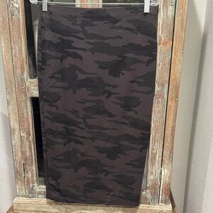 Sanctuary Black Camouflage Pencil Skirt